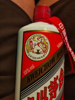 包头彩釉茅台酒瓶回收 茅台酒洋酒礼品回收 礼品回收 相关图片