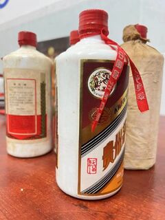娄底高价回收三十年茅台酒瓶老酒名酒高价回收 相关图片
